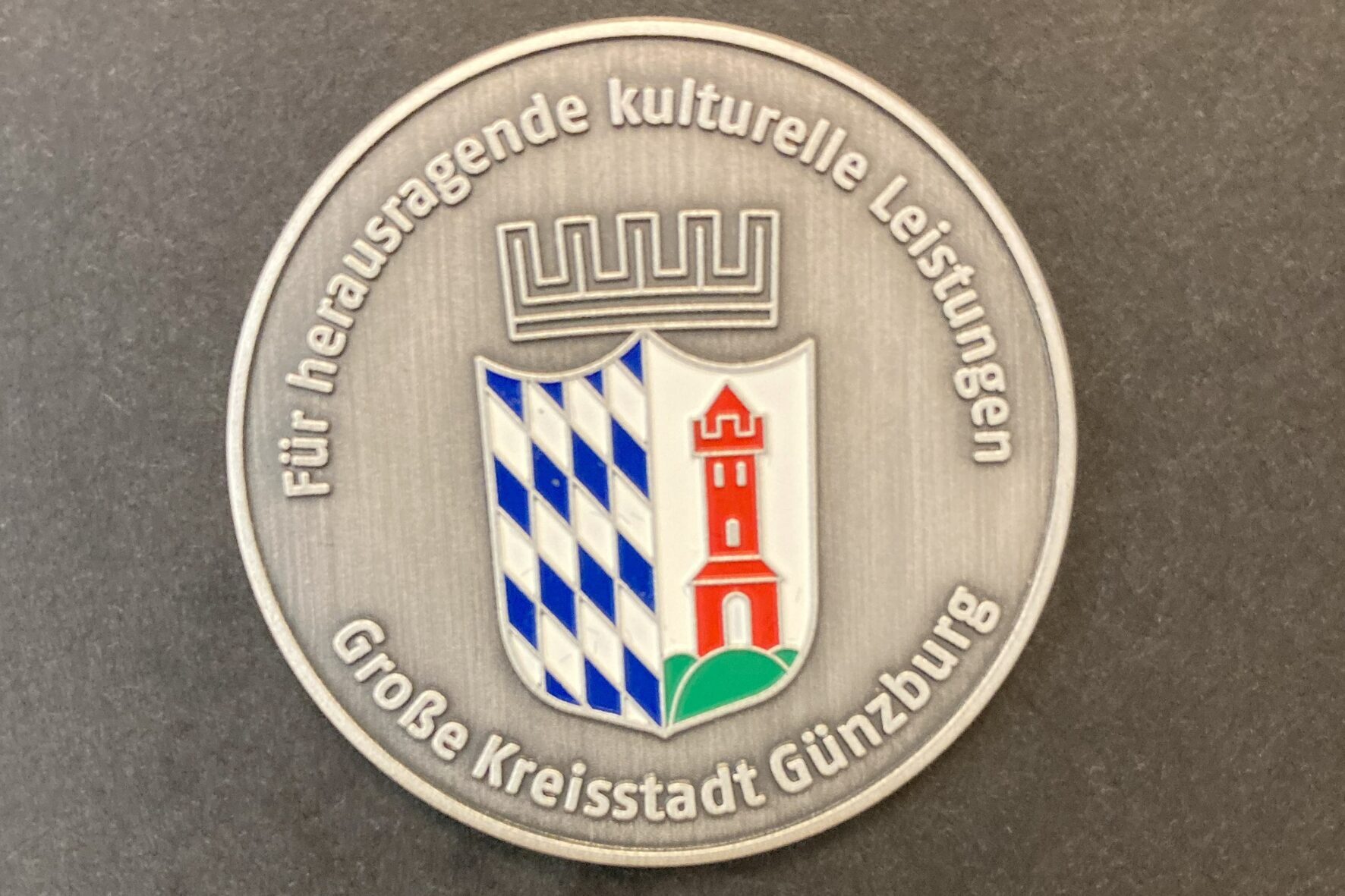 Silberne Kulturmedaille der Stadt Günzburg für das Maria-Ward-Gymnasium Günzburg