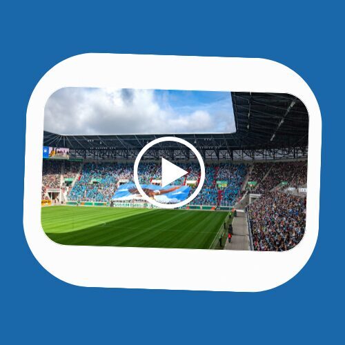 Voller Stadionblick mit Adler-Banner, Schulwerk-Jubiläum in der WWK-Arena Augsburg