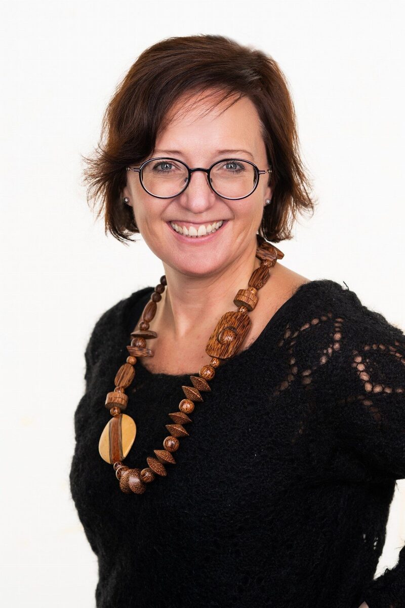 Eva Thiel, Lehrpersonaleinsatz, Schulwerk der Diözese Augsburg
